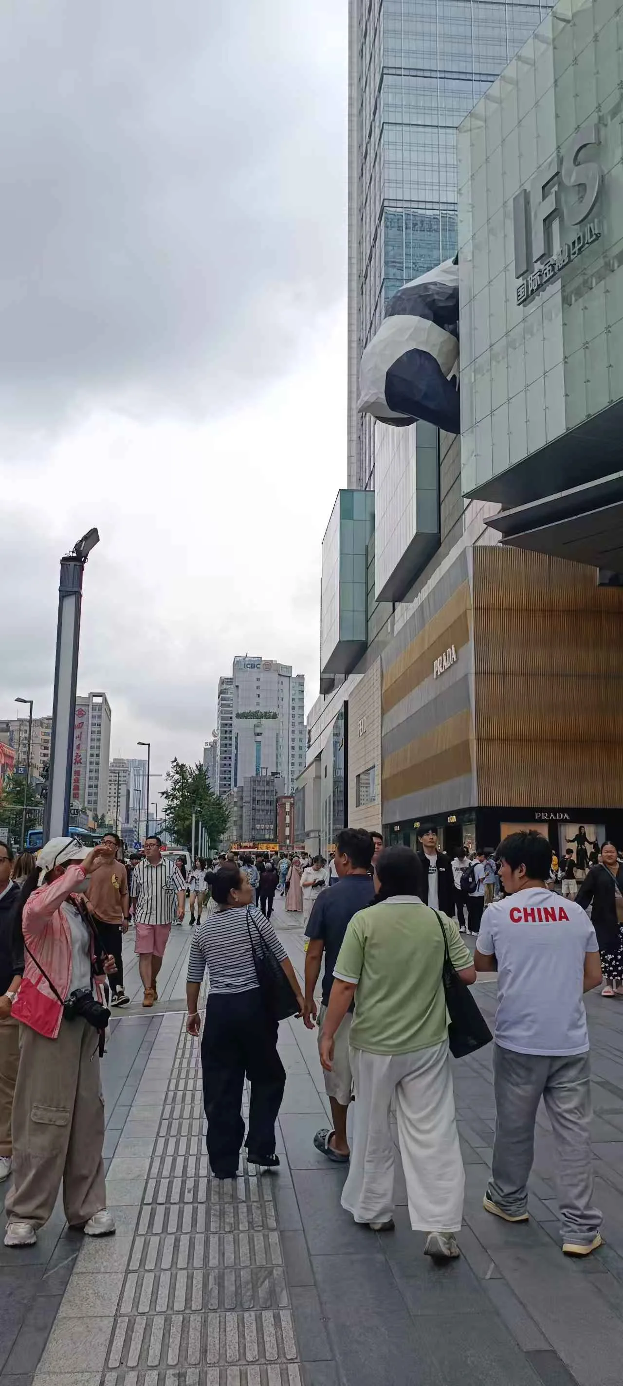 How much time should you really spend on Chunxi Road? I timed it myself: 80 minutes